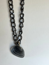 Load image into Gallery viewer, Chunky Shell Charm Necklace