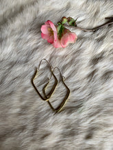 Load image into Gallery viewer, 1" Gold Diamond Shaped Hoop Earrings